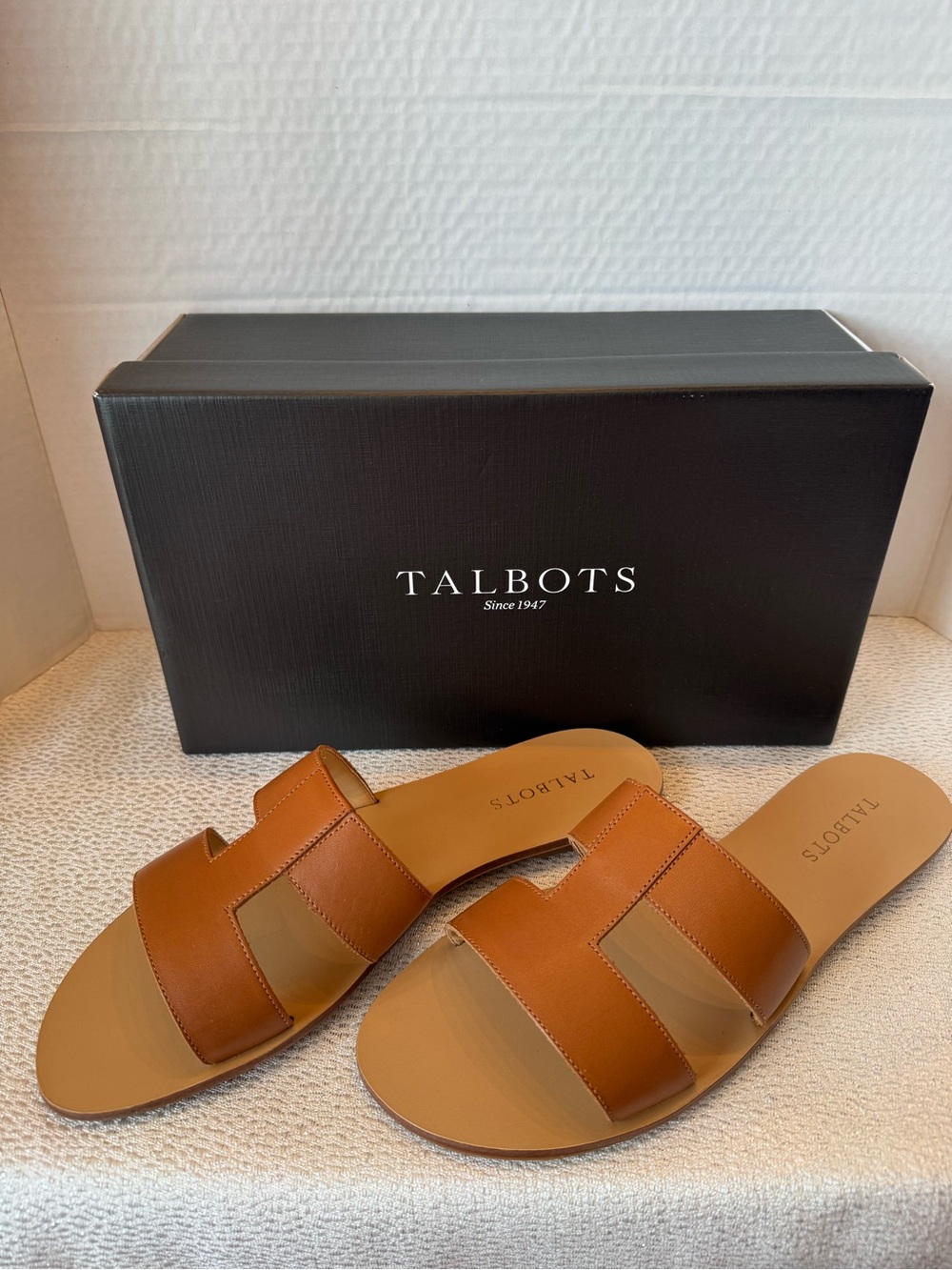 Talbots Women’s Hannah Leather Slides Tan/Brown Leather Slide Sandals
NIB Sz 9